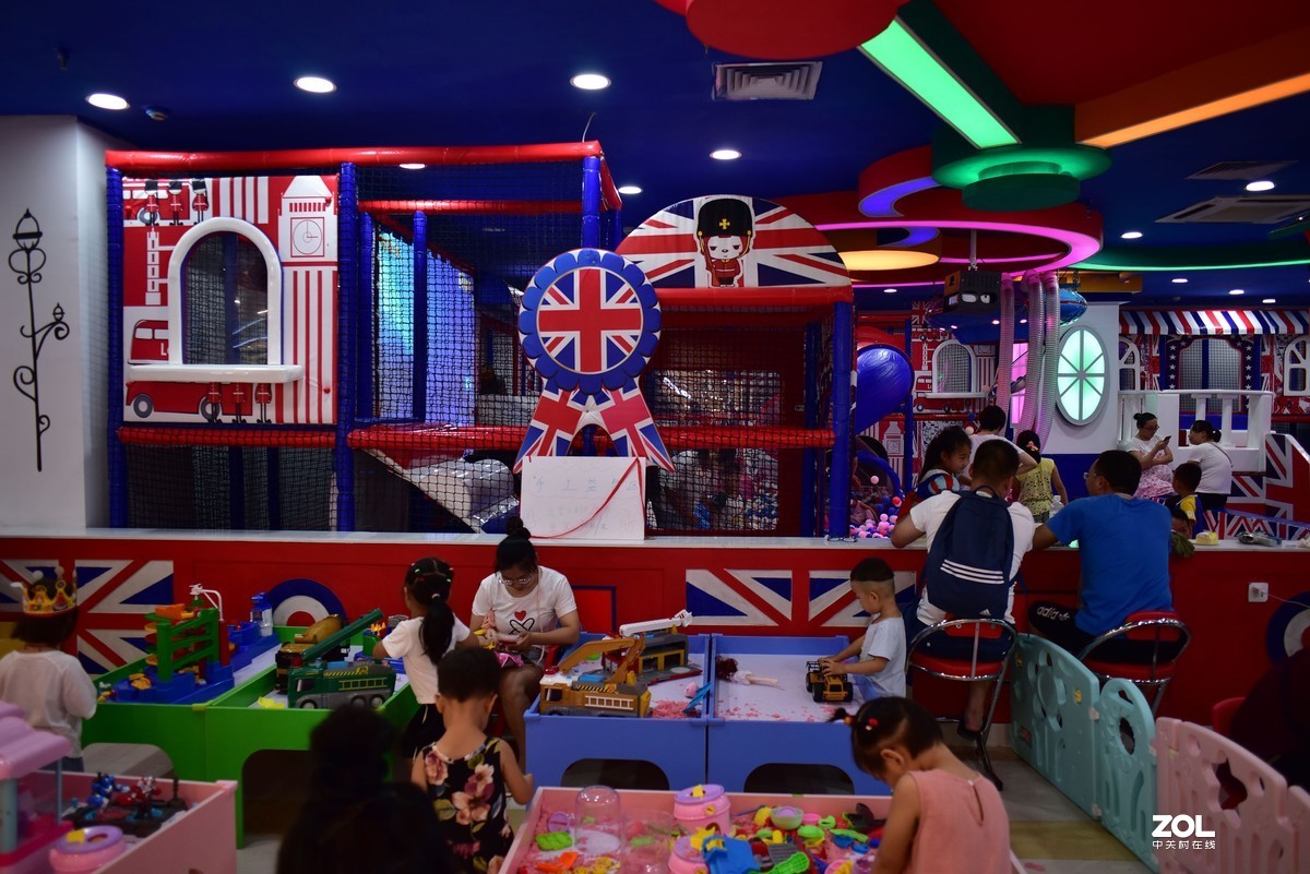 第一次用蔡司镜头，25 2.8，发几张样片，未做任何色彩处理