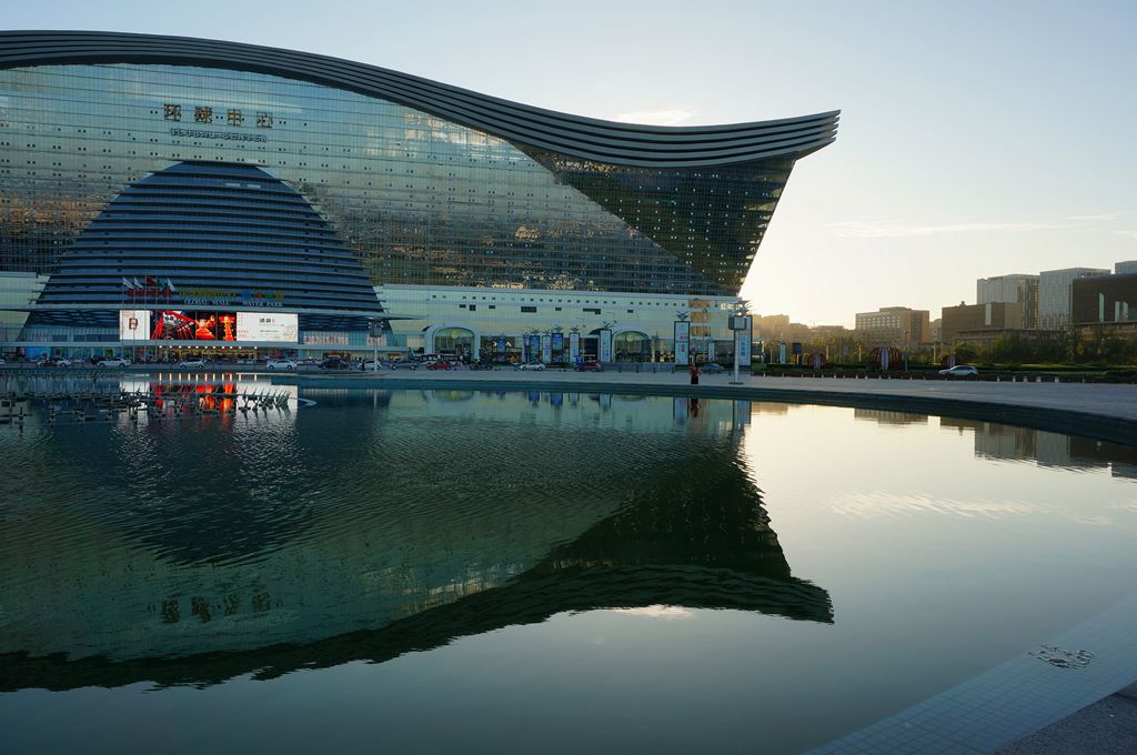 亚洲最大单体建筑成都环球中心