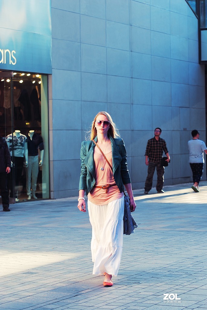 #街拍组#三里屯美女