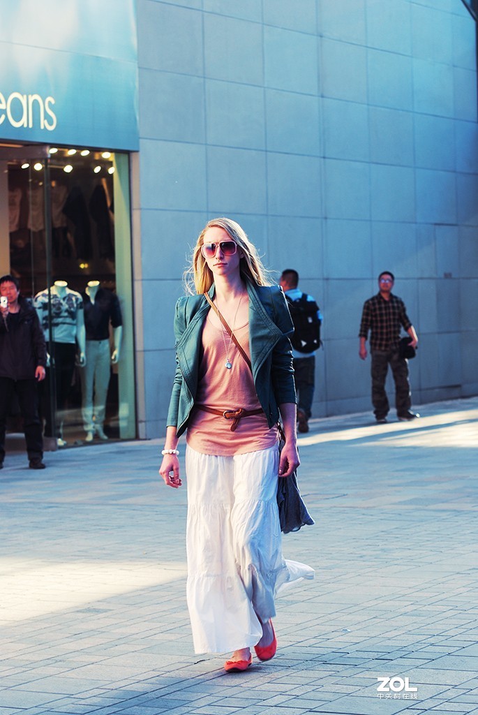 #街拍组#三里屯美女