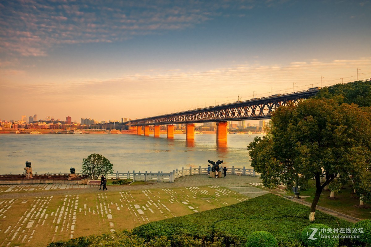 黃鶴樓和武漢長江大橋