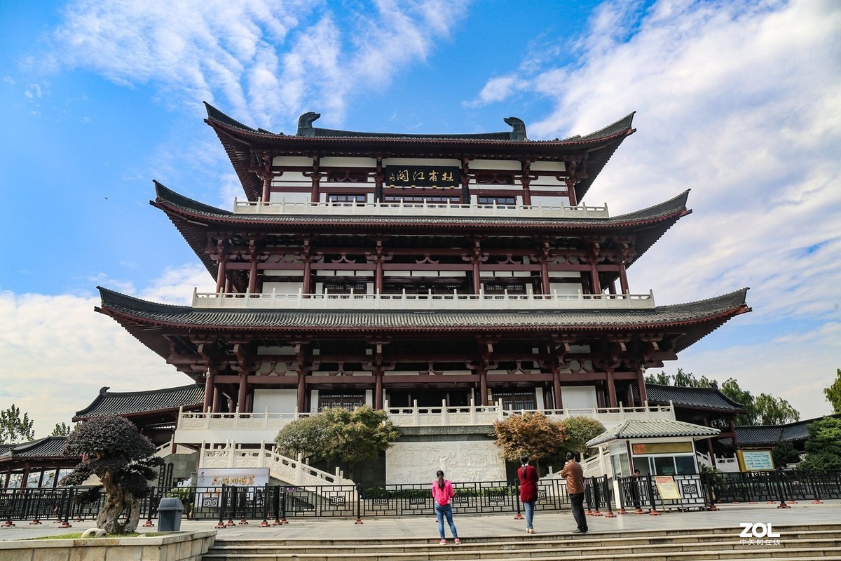 湘江边杜甫江阁