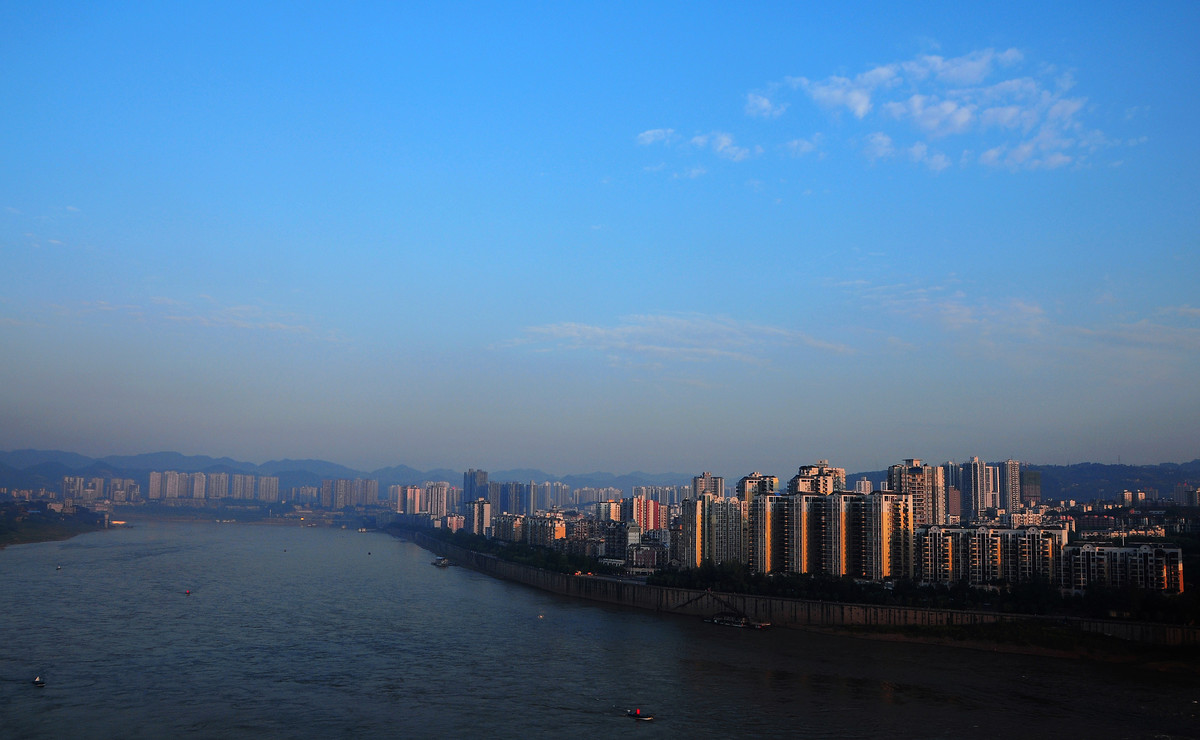 夕阳下的鱼洞