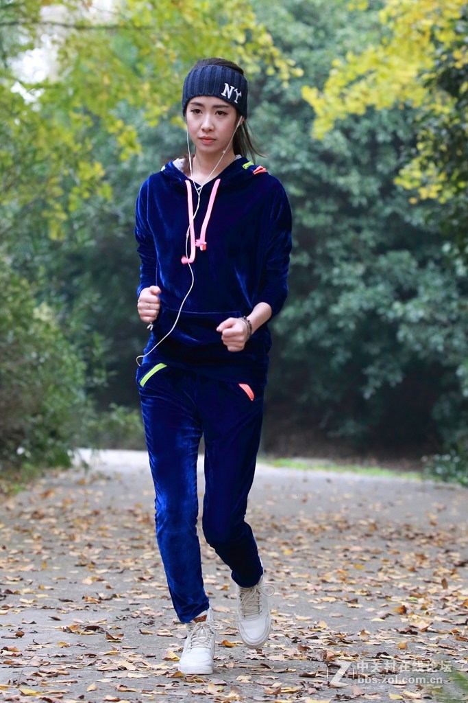 大炮蹭拍MM(腾龙150-600）