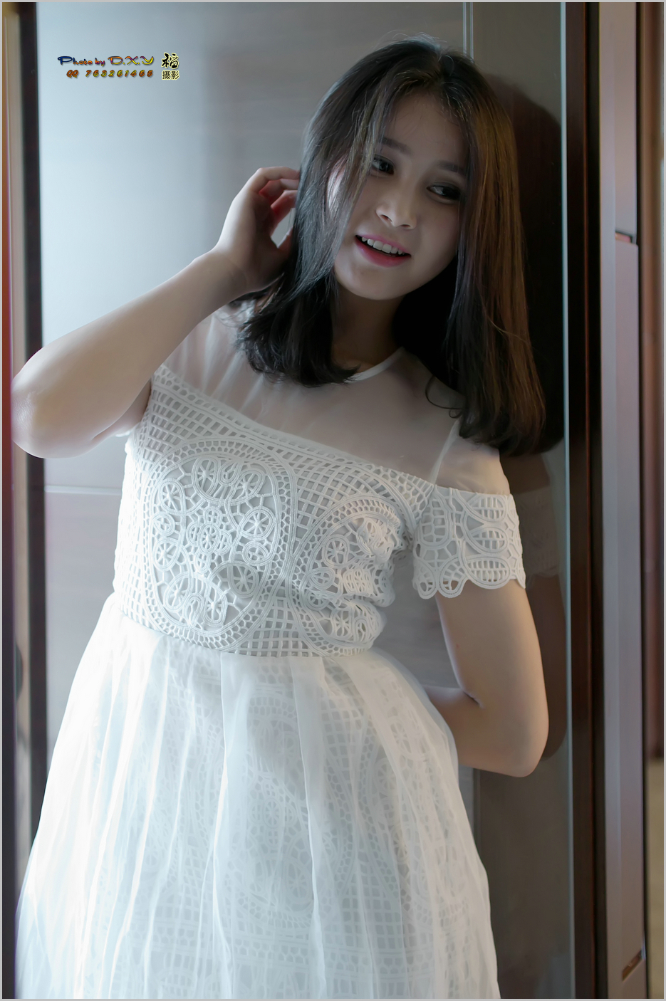 门边的美女西溪银泰城外拍