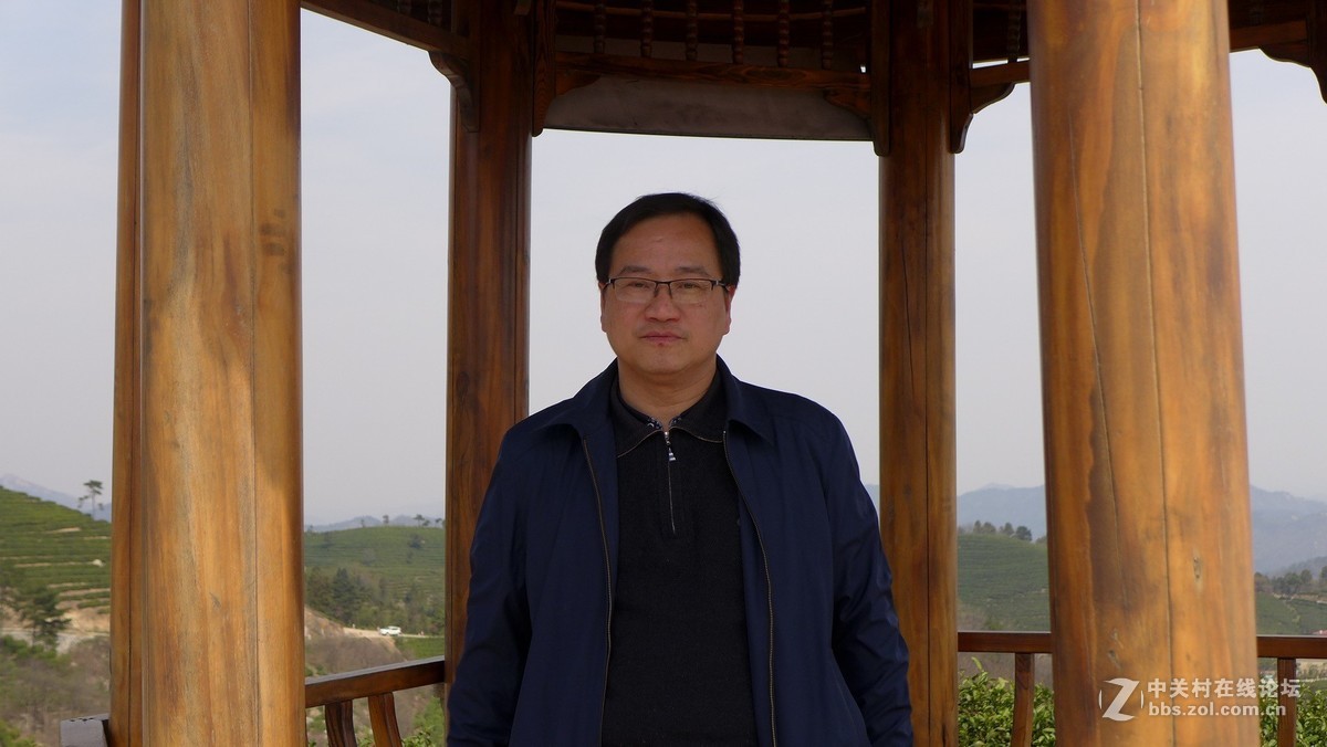 使用闪光灯补光，为什么对象脸上灰蒙蒙的？