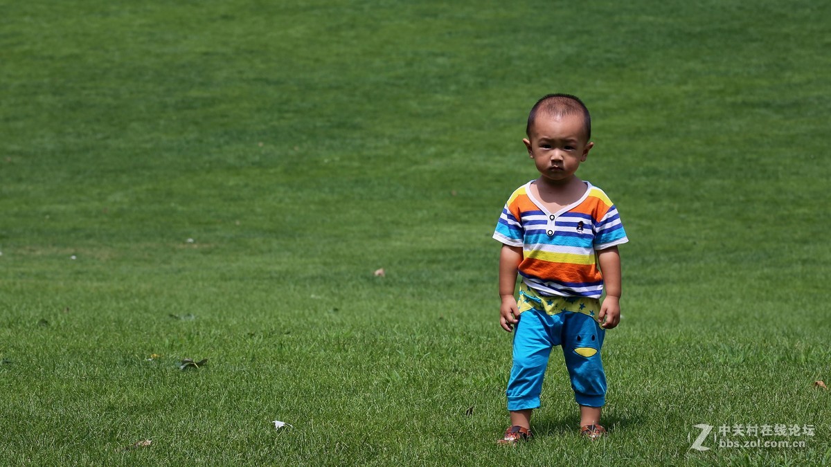 蹭拍人物小片影-----2015.7.28日阴 沈阳浑河南京桥东侧 随拍习作 分享