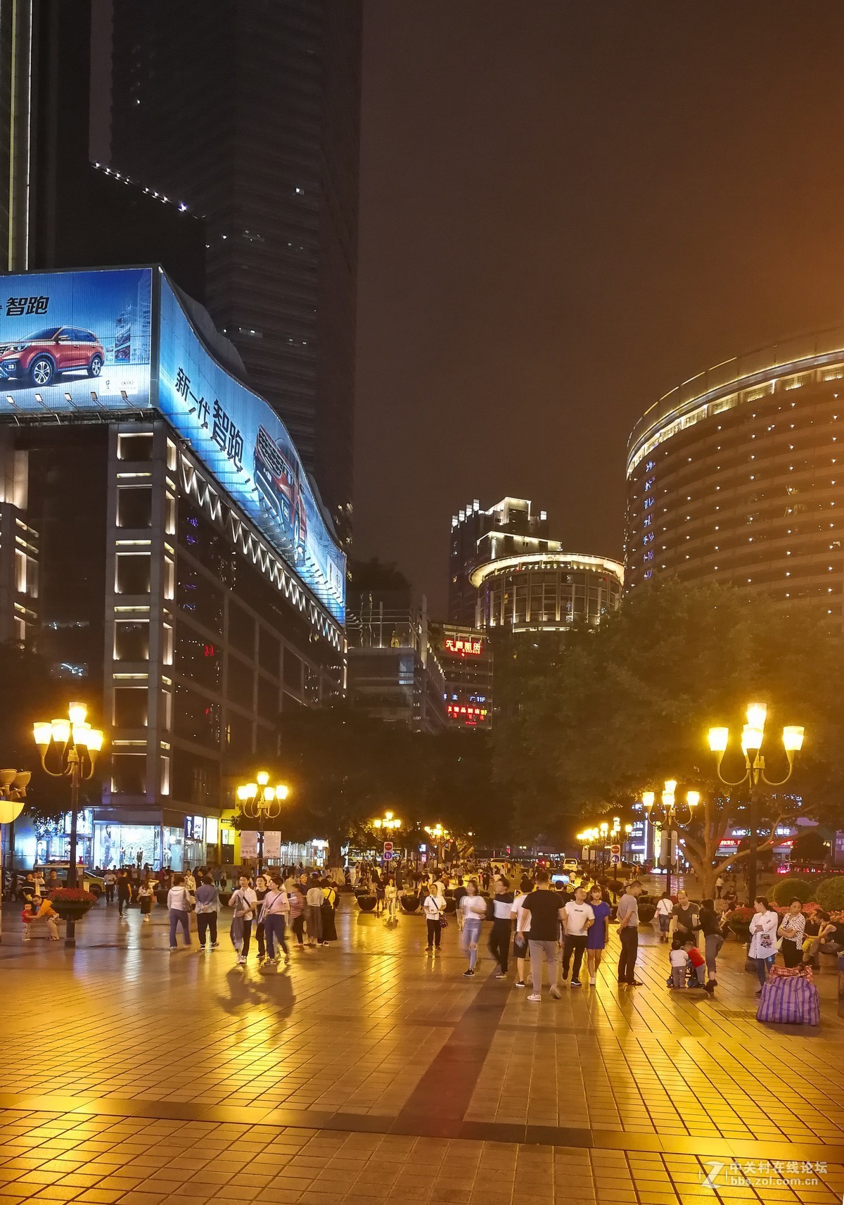 重庆解放路步行街图片