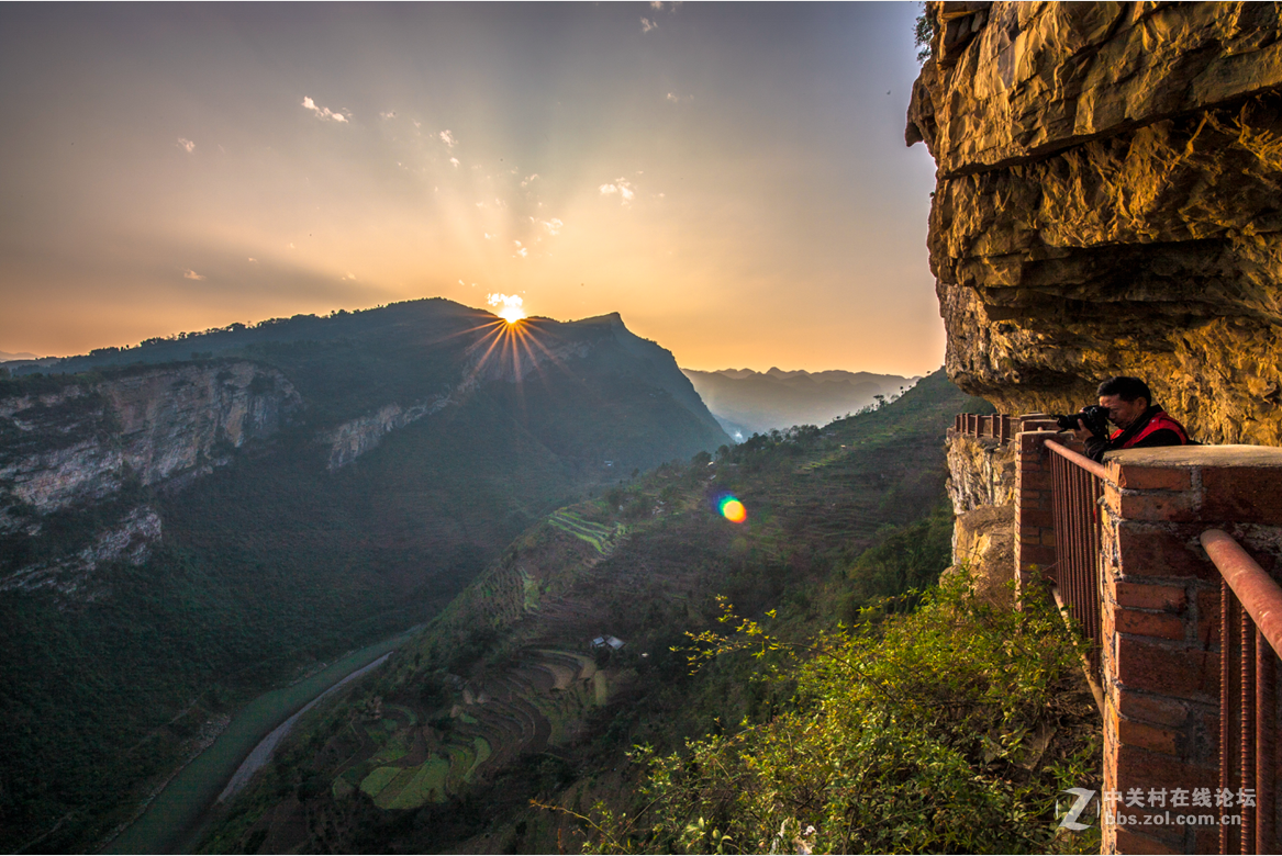 四川省100个观景点鸡鸣三省大峡谷