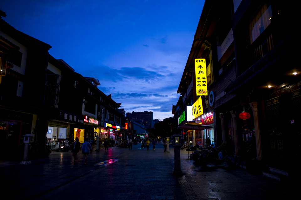 昆明夜景街拍