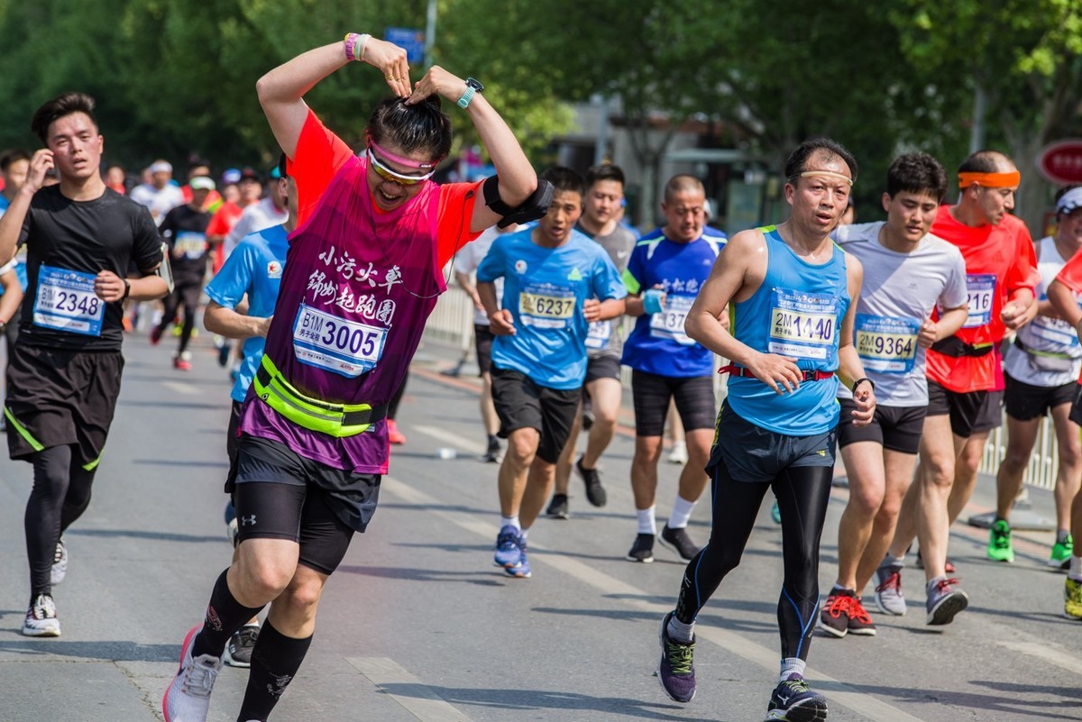工商银行杯第32届大连国际马拉松赛六选手众相生