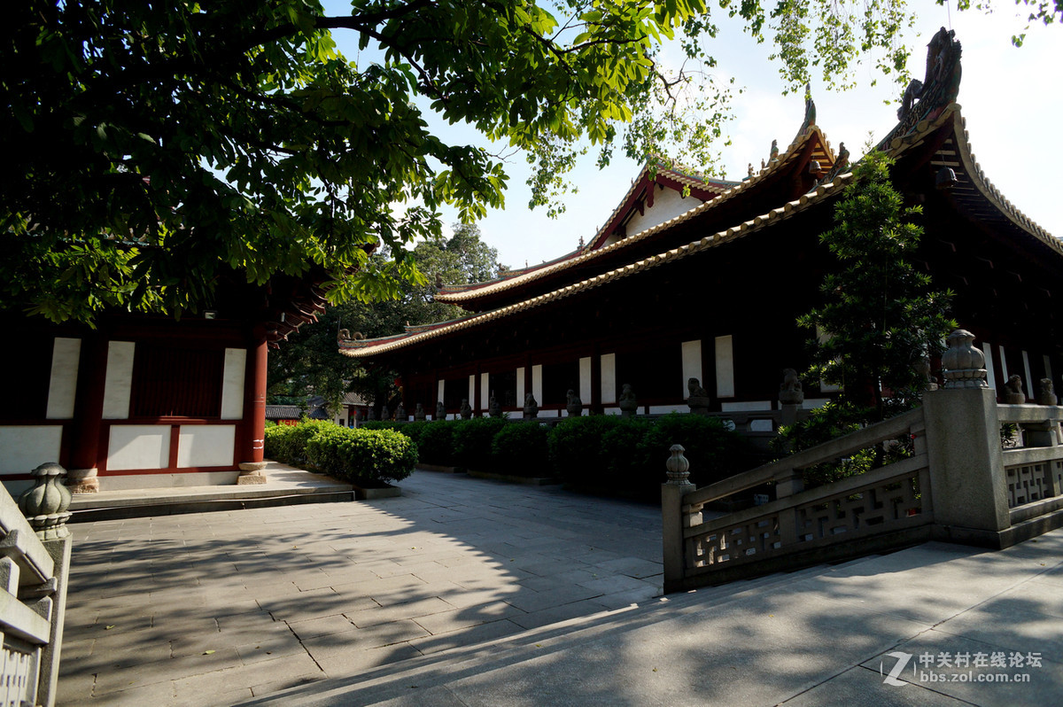 心若清净，无处不清净;心若庄严，无处不庄严;心若佛国，无处不佛国。