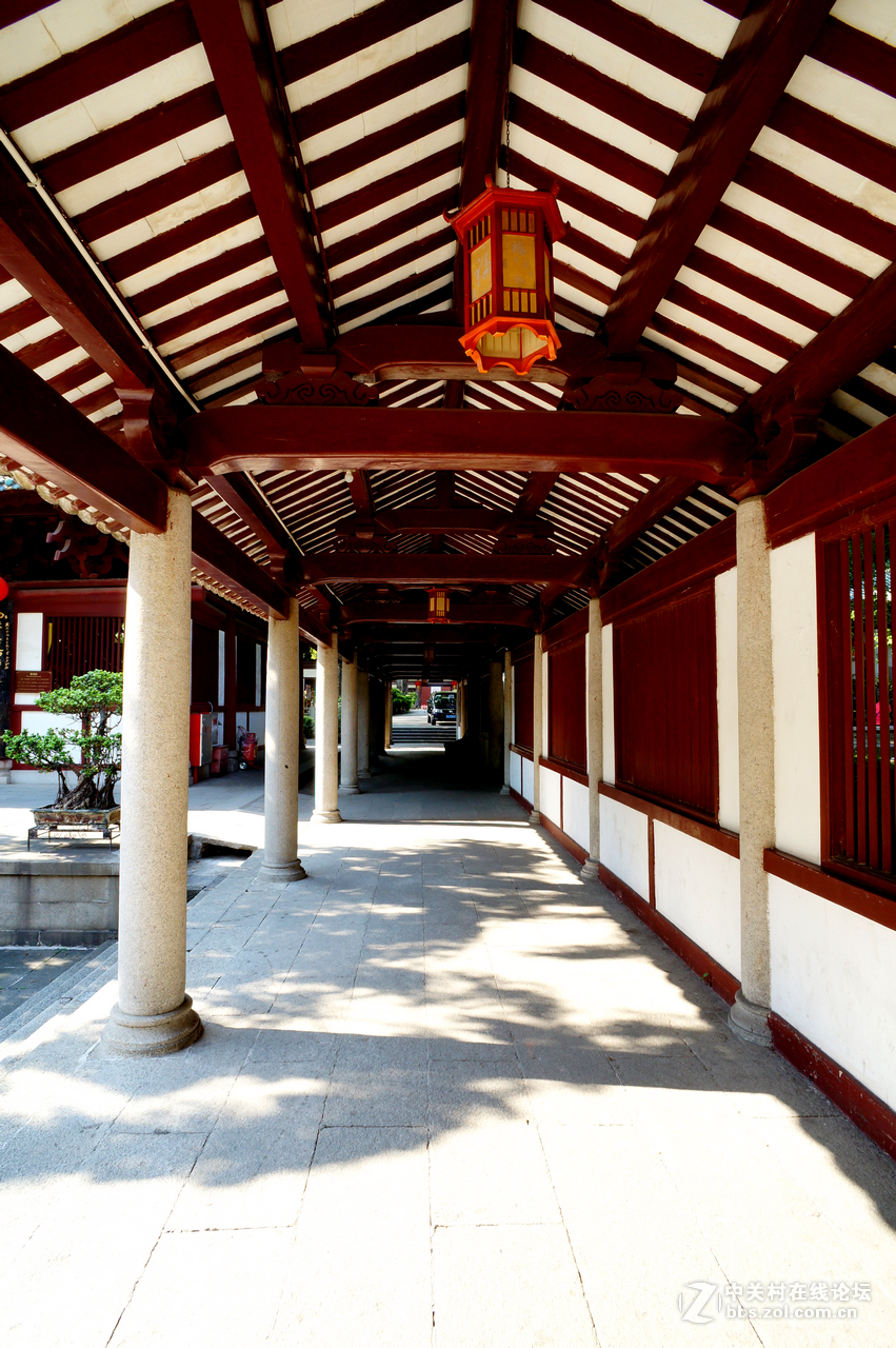 心若清净，无处不清净;心若庄严，无处不庄严;心若佛国，无处不佛国。