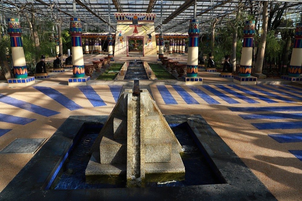 幻城仙境（1）爱丽丝大人国和小人国----拍摄于天津滨海生态农业科技园区