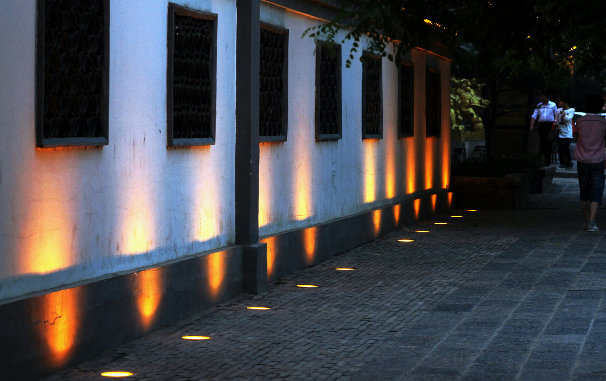 初入莱卡小头九---习作之古城印象