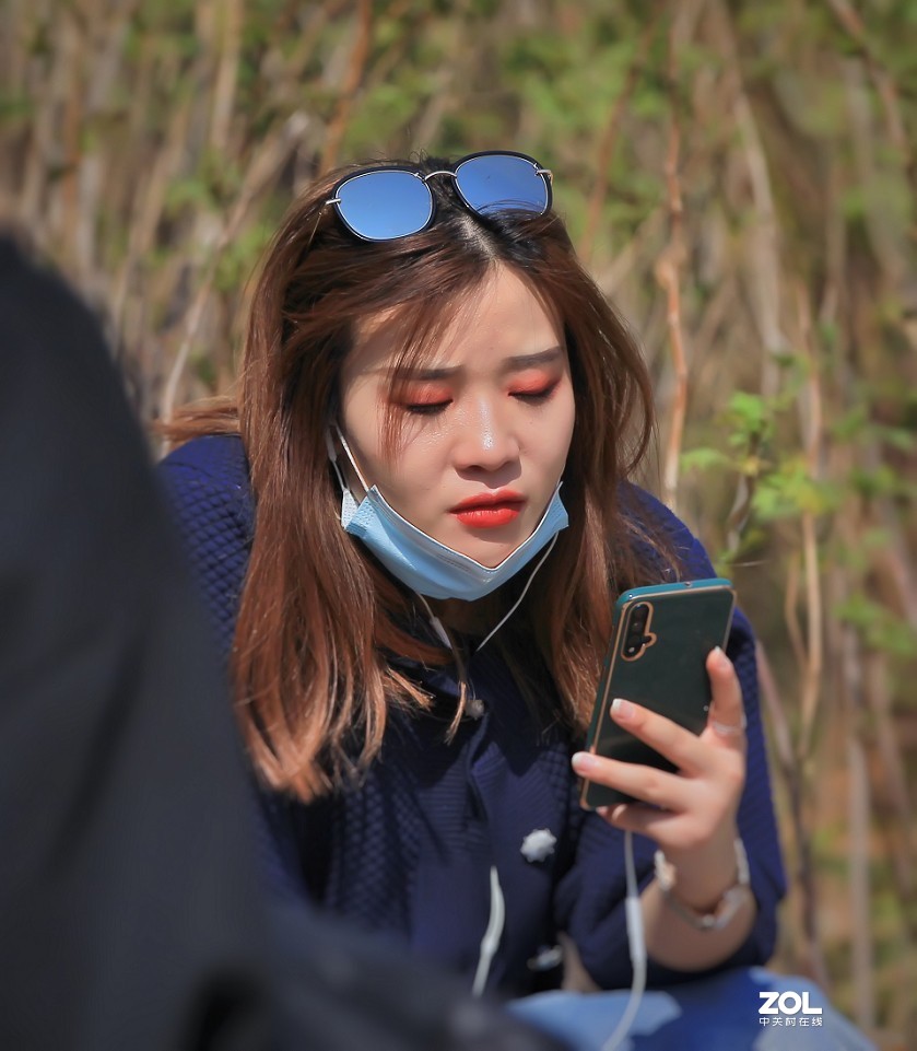 公园随拍还是《兰花与美女》又是一大堆妹子！哈哈！！