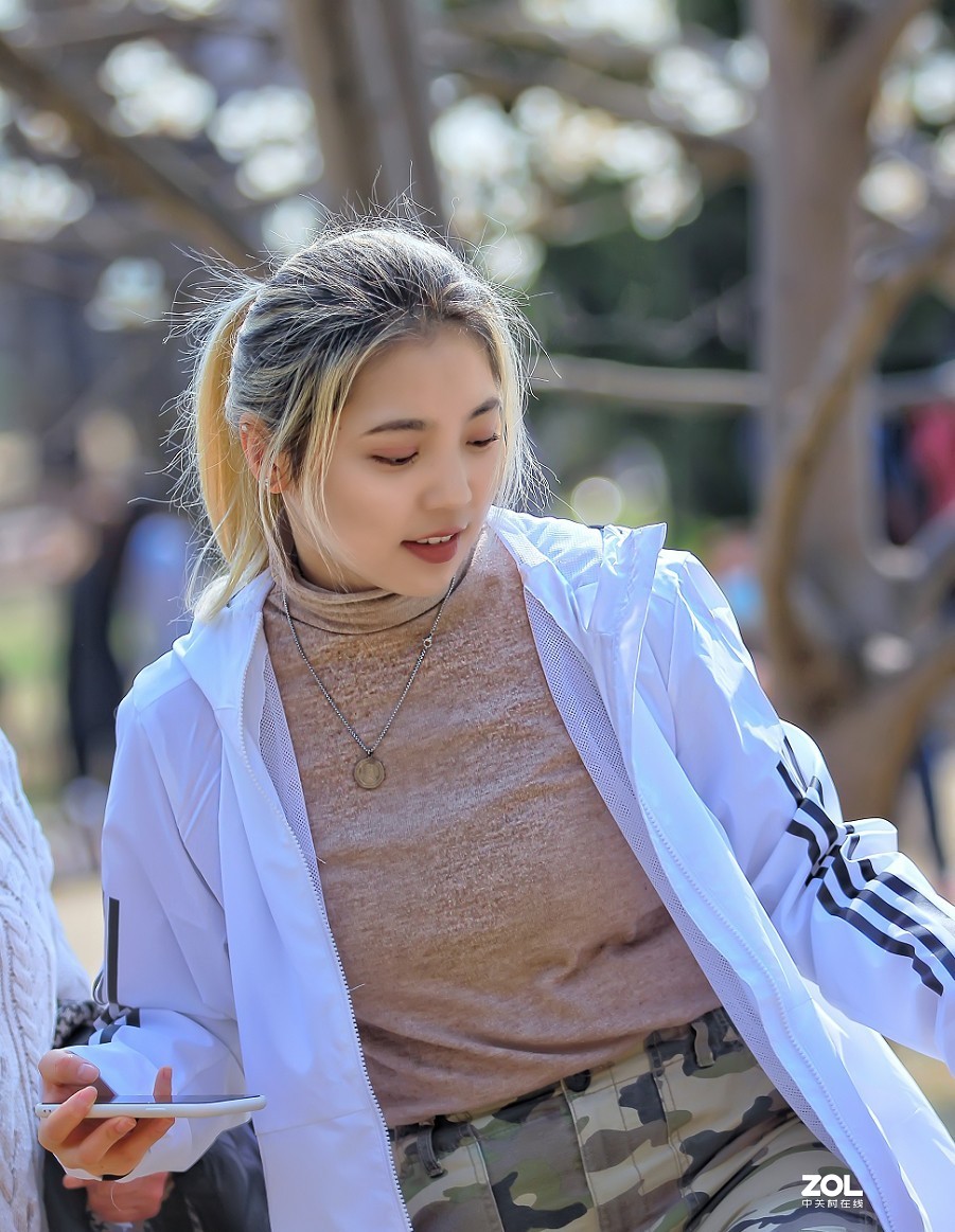 公园随拍还是《兰花与美女》又是一大堆妹子！哈哈！！