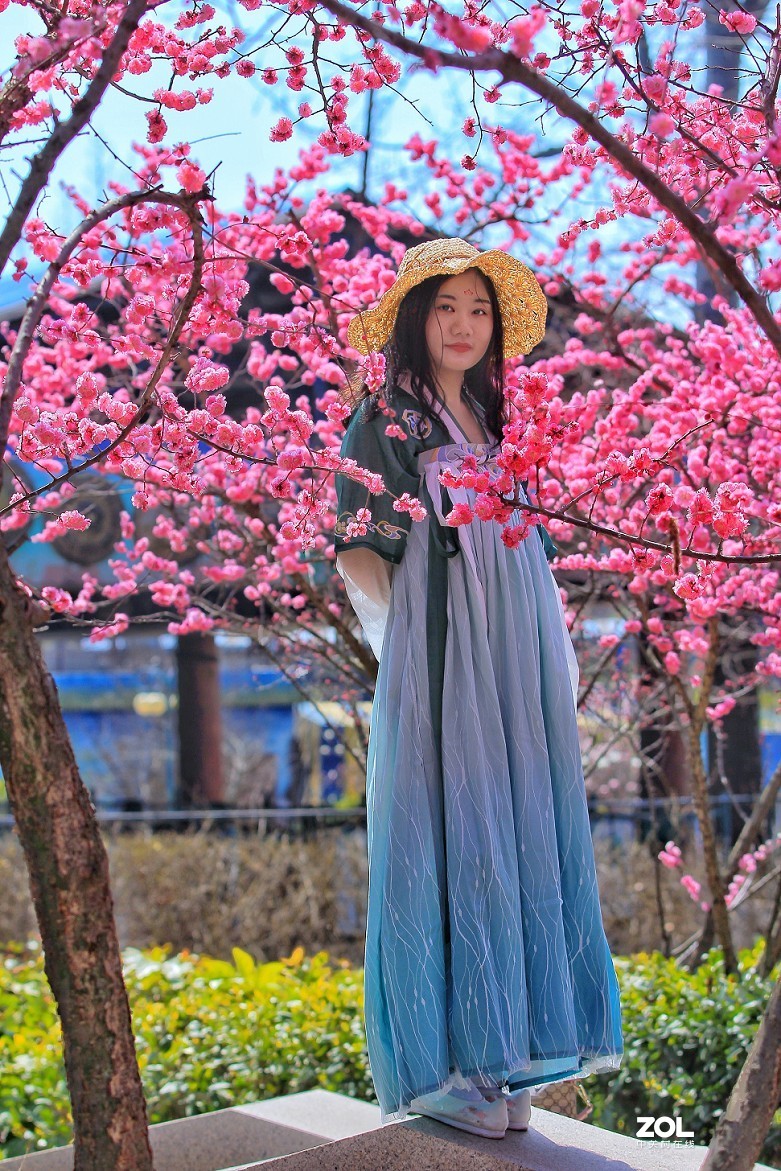 公园随拍还是《兰花与美女》又是一大堆妹子！哈哈！！
