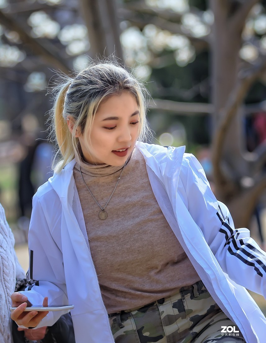 公园随拍还是《兰花与美女》又是一大堆妹子！哈哈！！