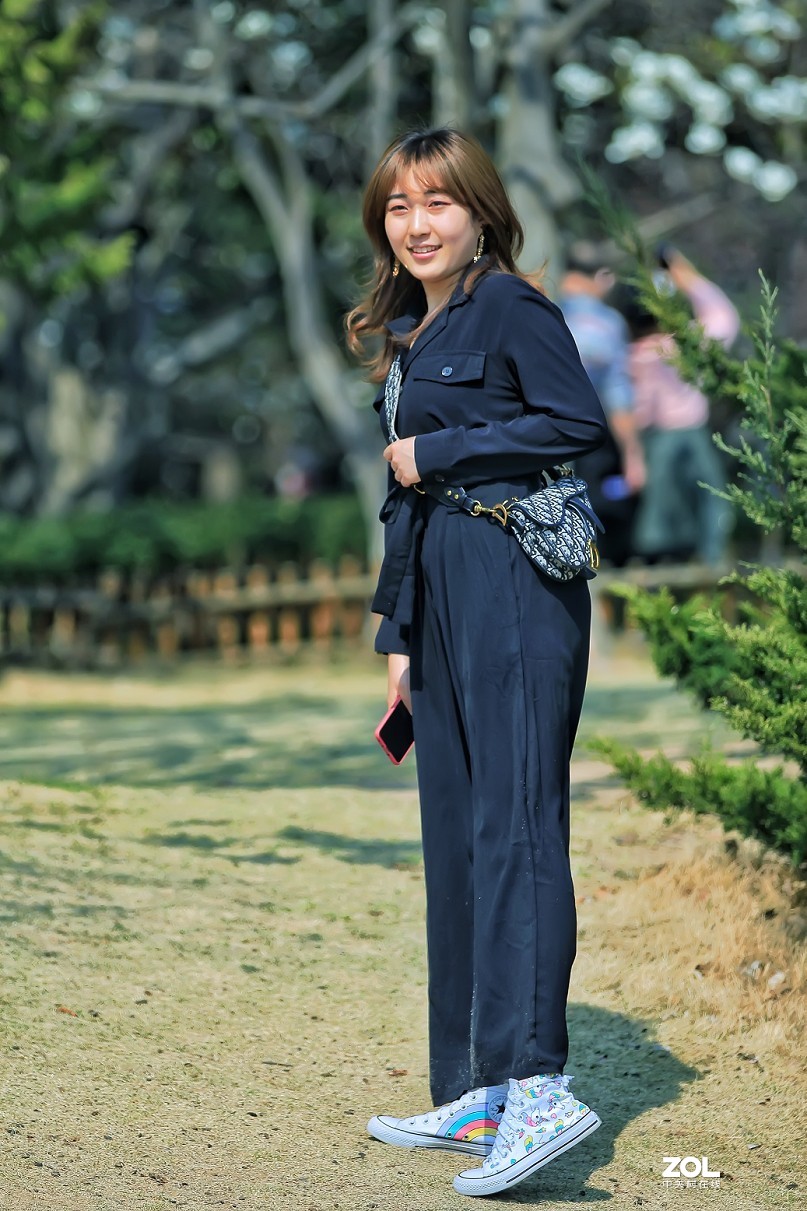 公园随拍还是《兰花与美女》又是一大堆妹子！哈哈！！