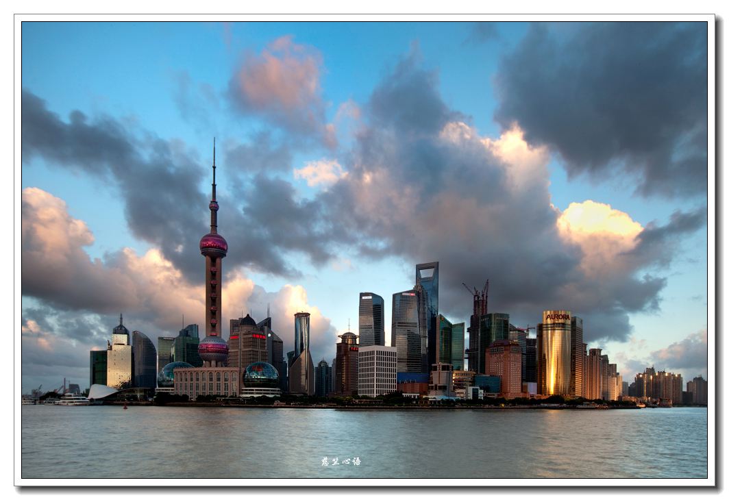 2012上海外滩蓝天白云