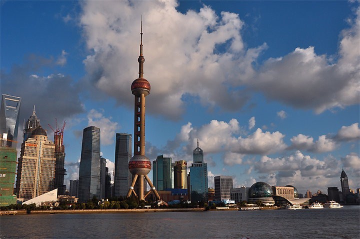 2012上海外滩蓝天白云