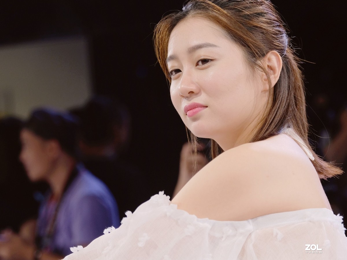 试试拍摄大头照