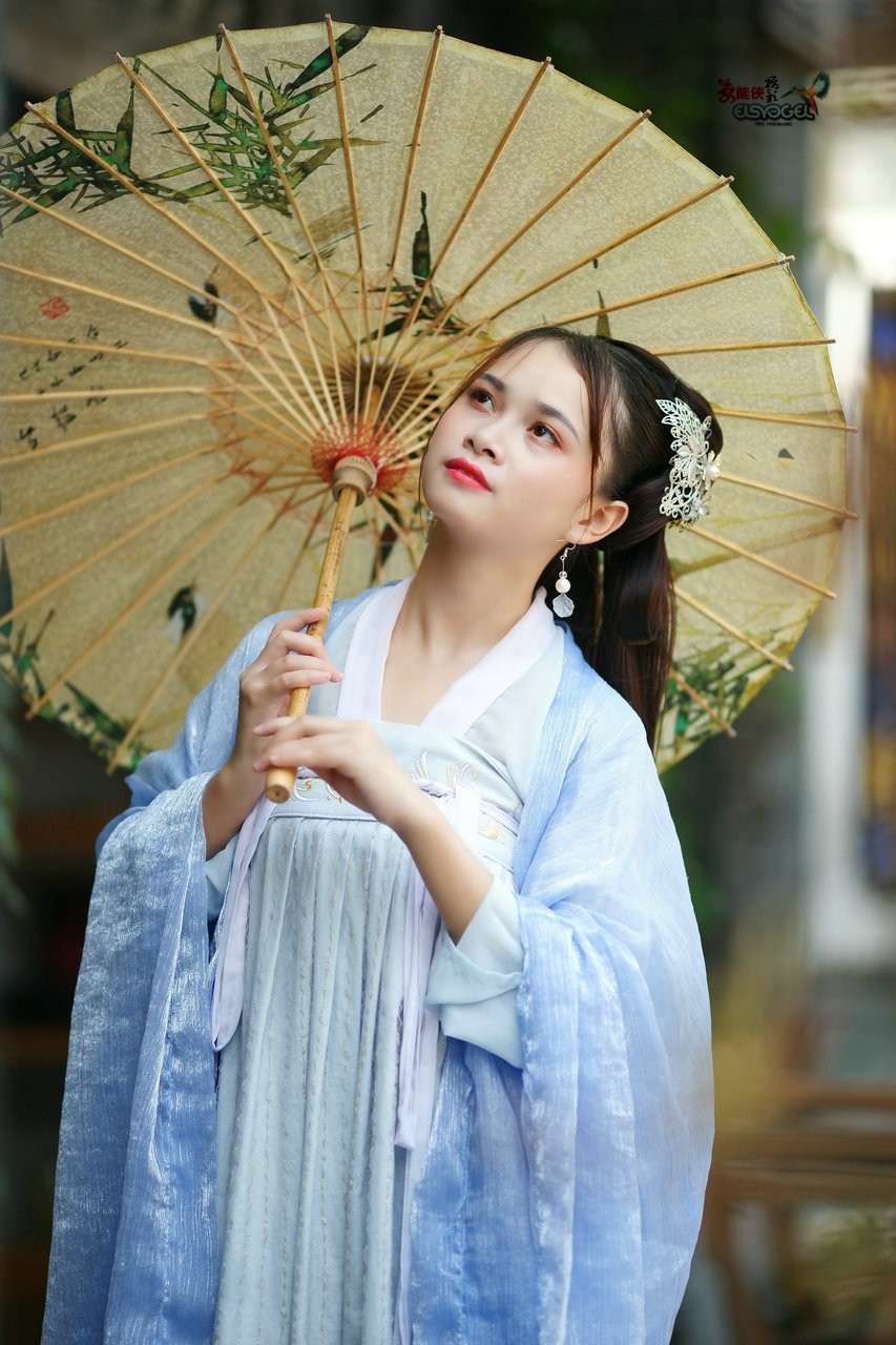 古装油子伞美女梦欢