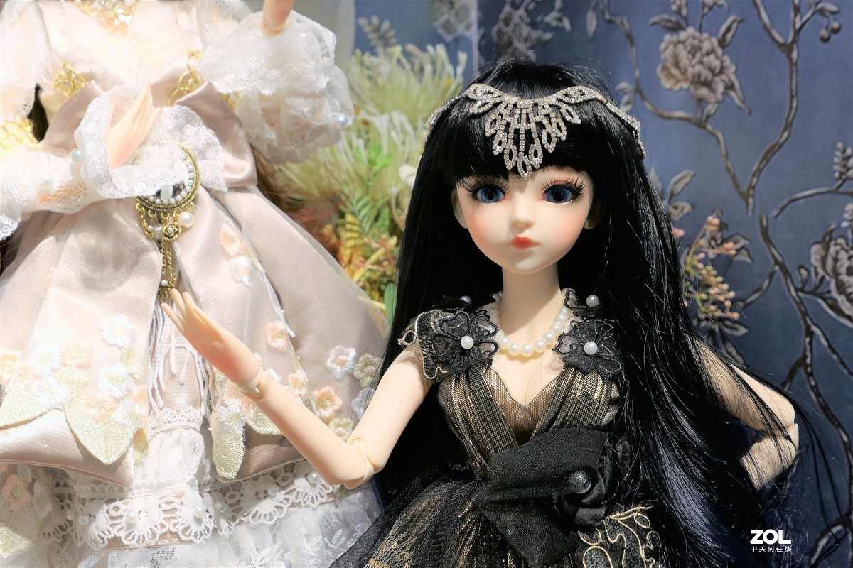 【可爱的小女孩】——摄于上海环球港