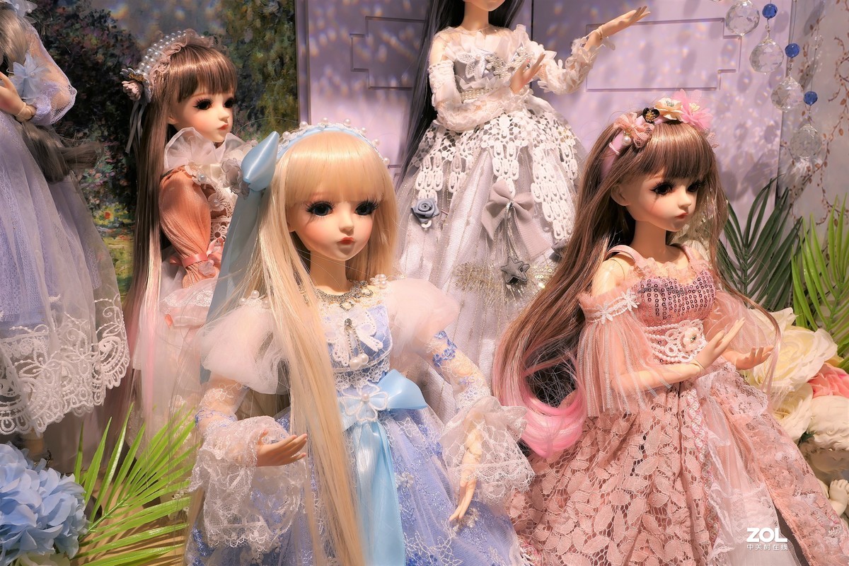 【可爱的小女孩】——摄于上海环球港