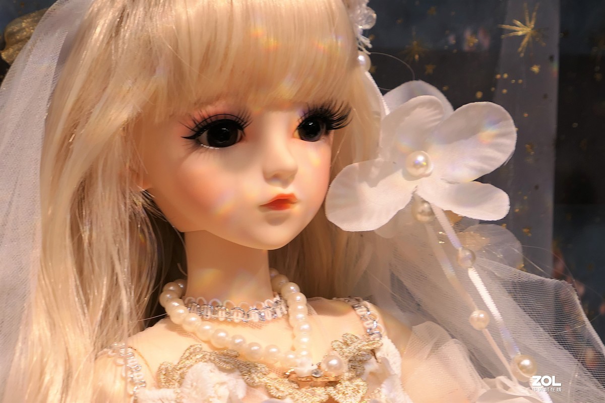 【可爱的小女孩】——摄于上海环球港