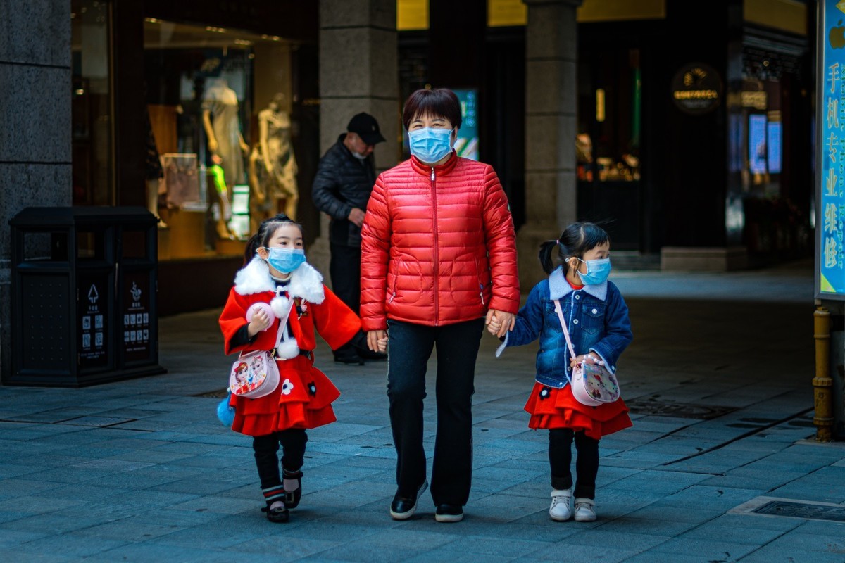 Z50 + 尼康 50/1.4G 扫街城隍庙