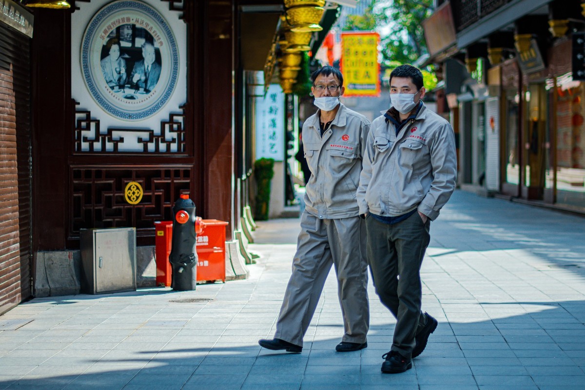 Z50 + 尼康 50/1.4G 扫街城隍庙