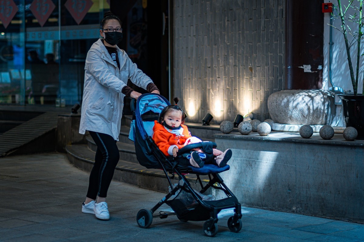 Z50 + 尼康 50/1.4G 扫街城隍庙