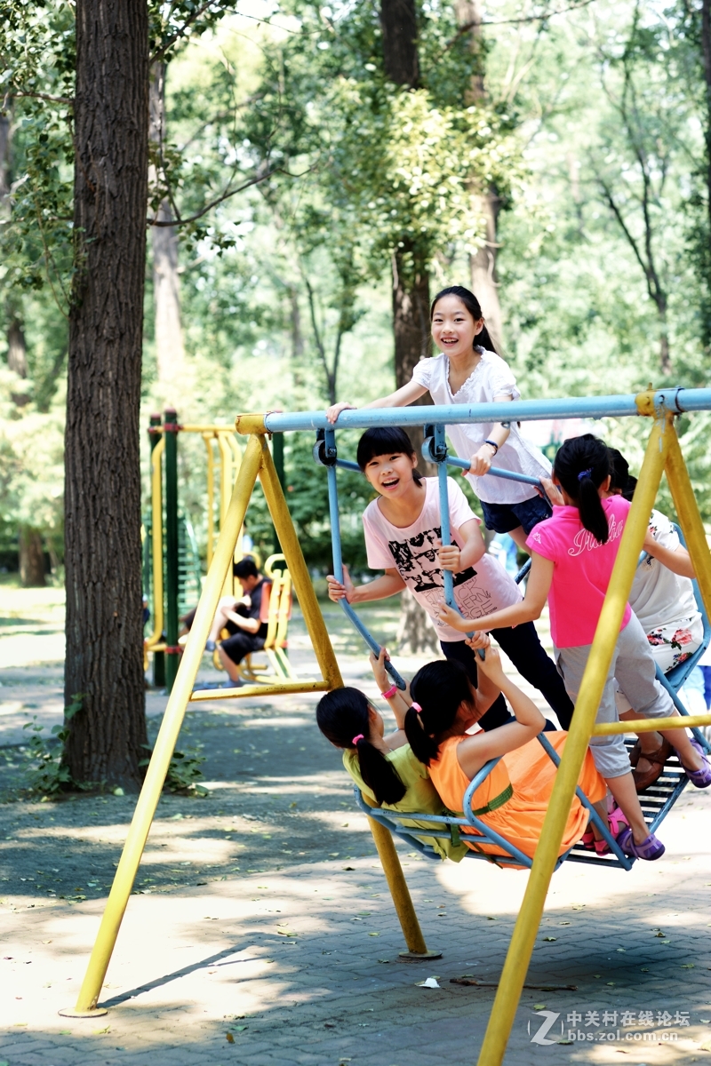 陪女儿去度假村15片