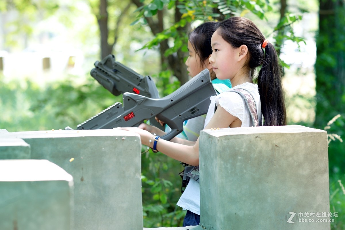 陪女儿去度假村15片