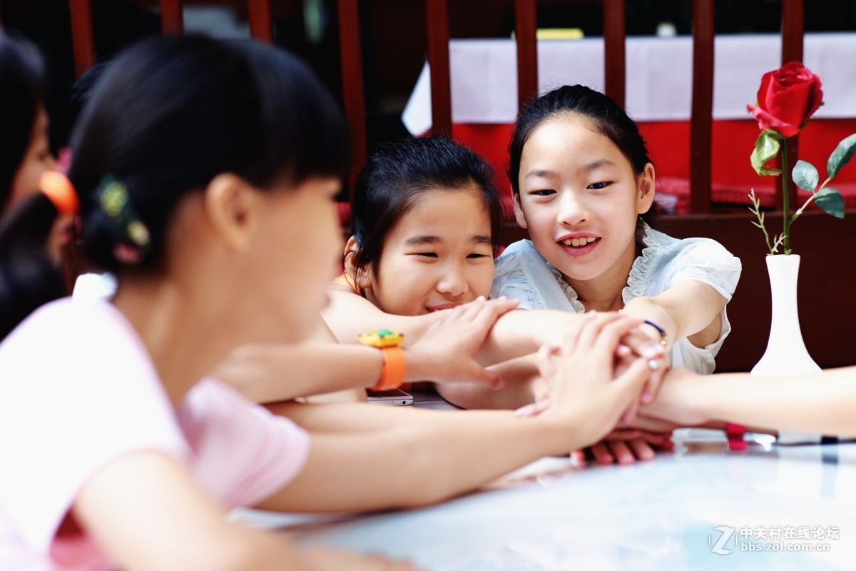 陪女儿去度假村15片