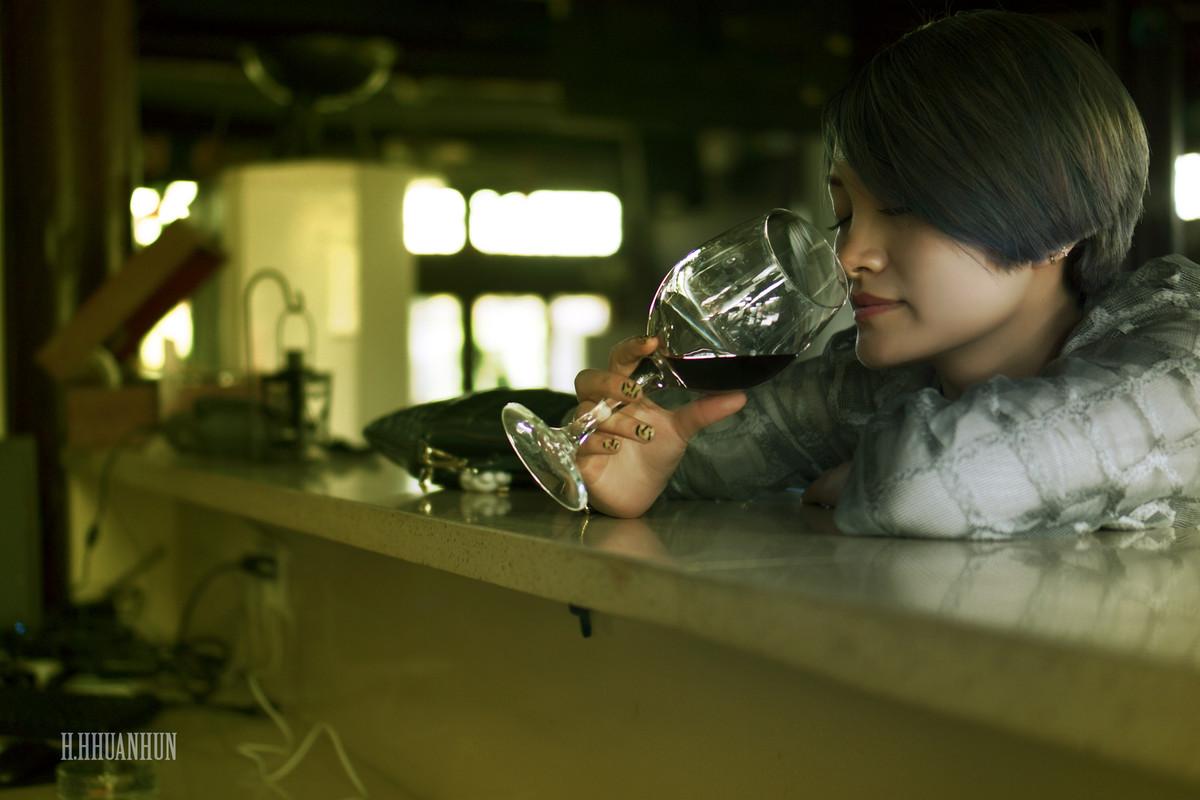 幻魂视觉篇午后的阳光美女美酒