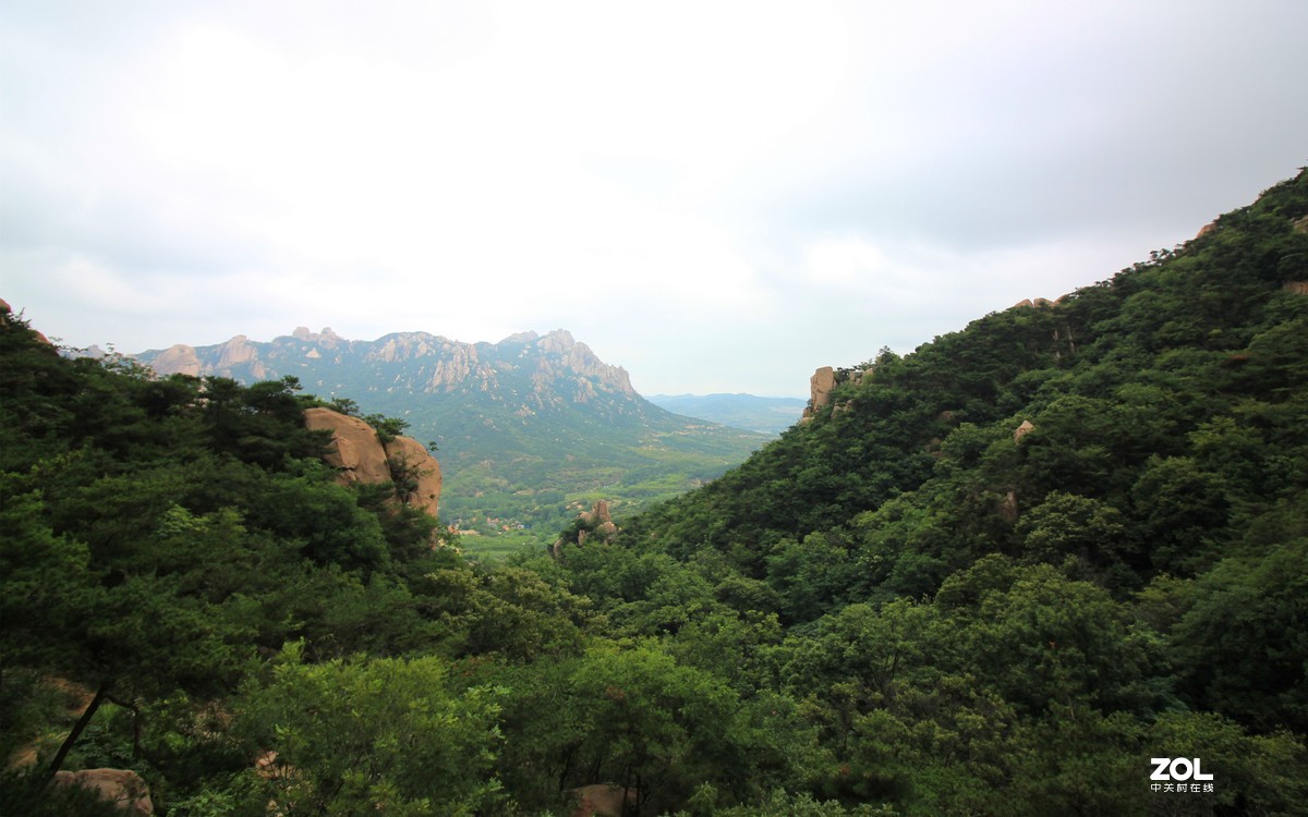 九仙山龙潭大峡谷、五莲山光明寺，被苏轼赞为奇秀不减雁荡。