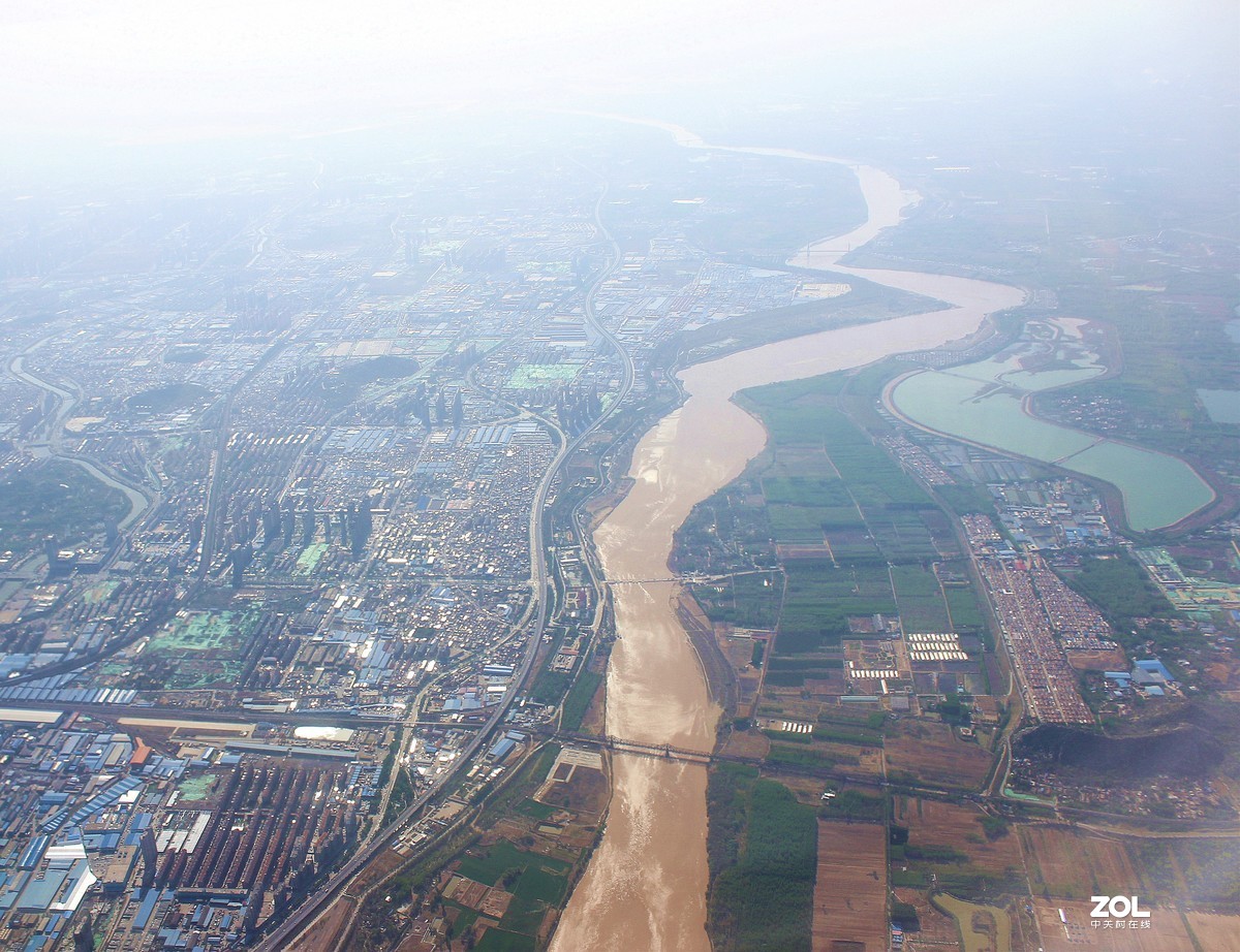 第一次坐飞机飞跃济南的黄河