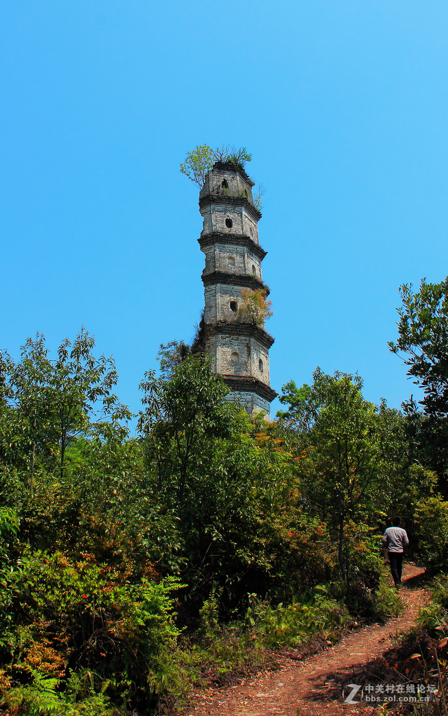 号称塔坚强的江西德兴半边古塔500年屹立不倒2