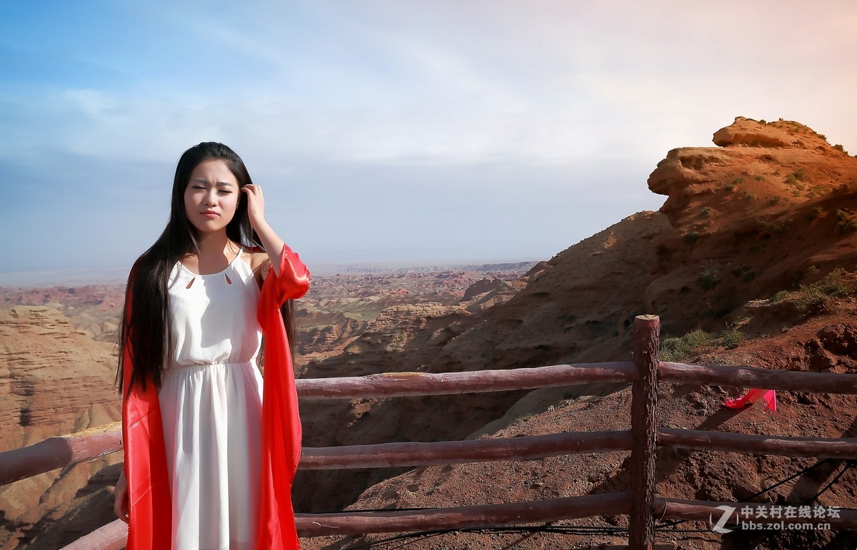 胭脂映丹霞（人像二）祁连山歌