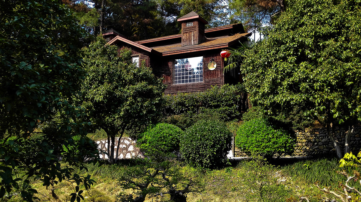 恩龙木屋村