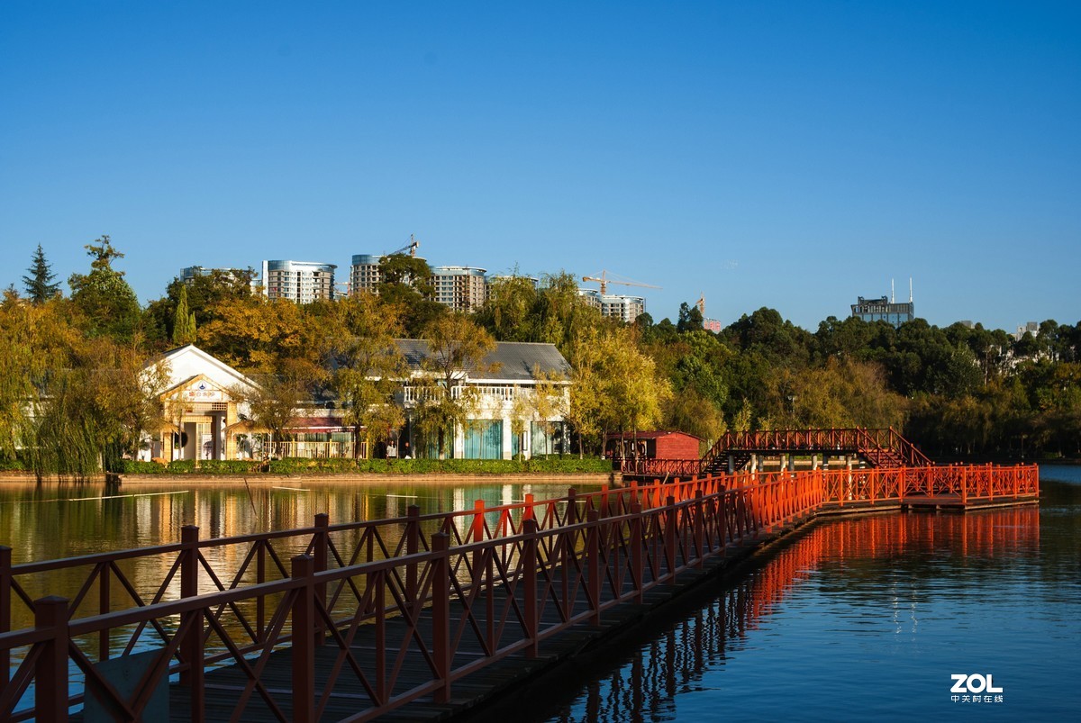 现在还有人用k200d拍照吗？