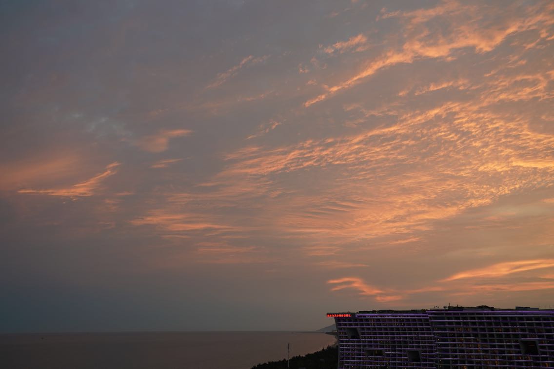 一组晚霞的形成与消散