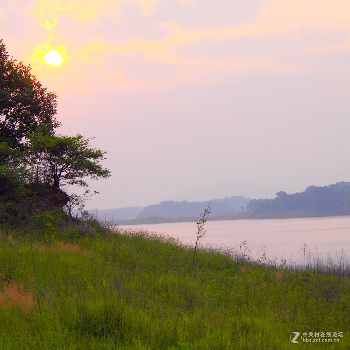 信阳南湾水利风景区初夏晨霞