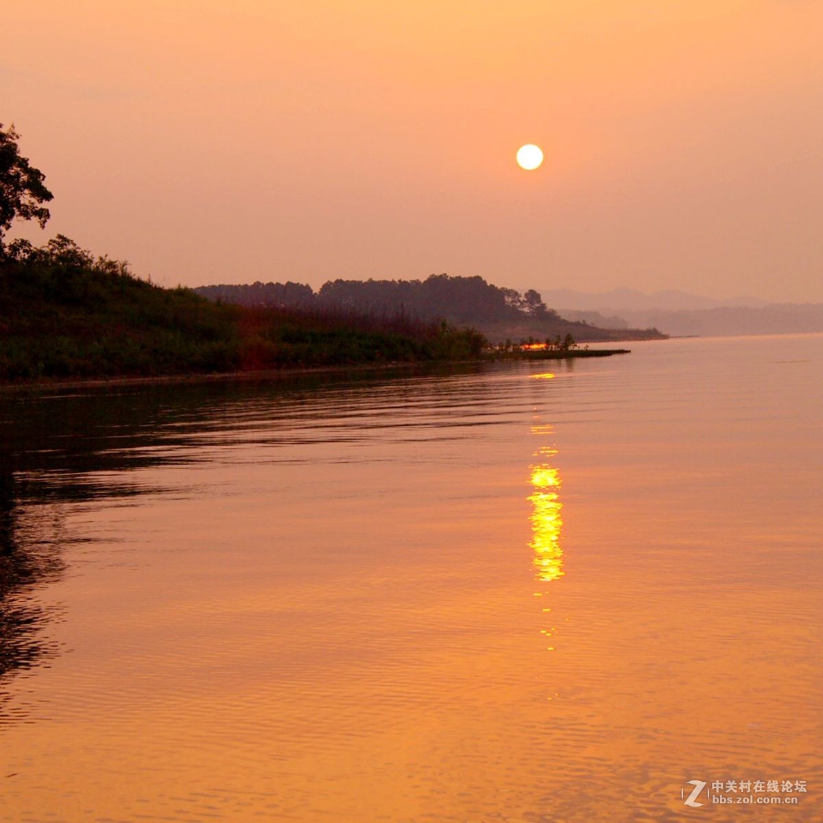 信阳南湾水利风景区初夏晨霞