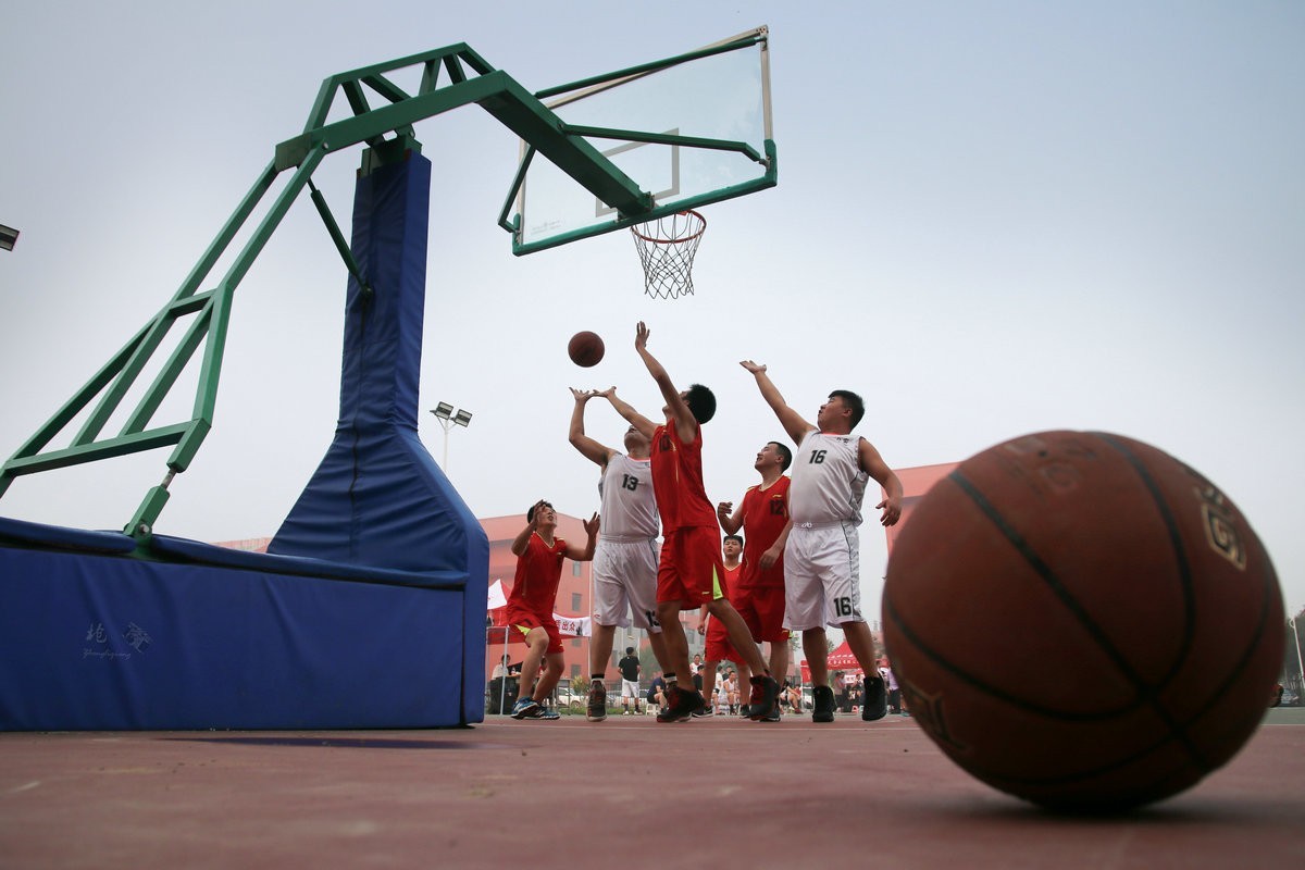 篮球比赛纪实