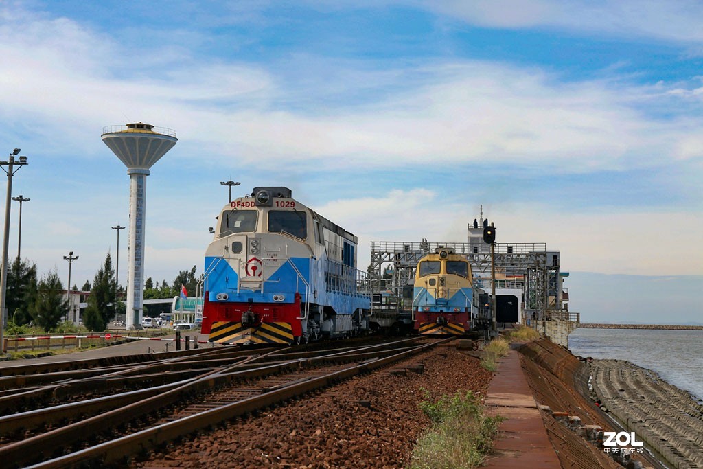 列车上船过琼州海峡