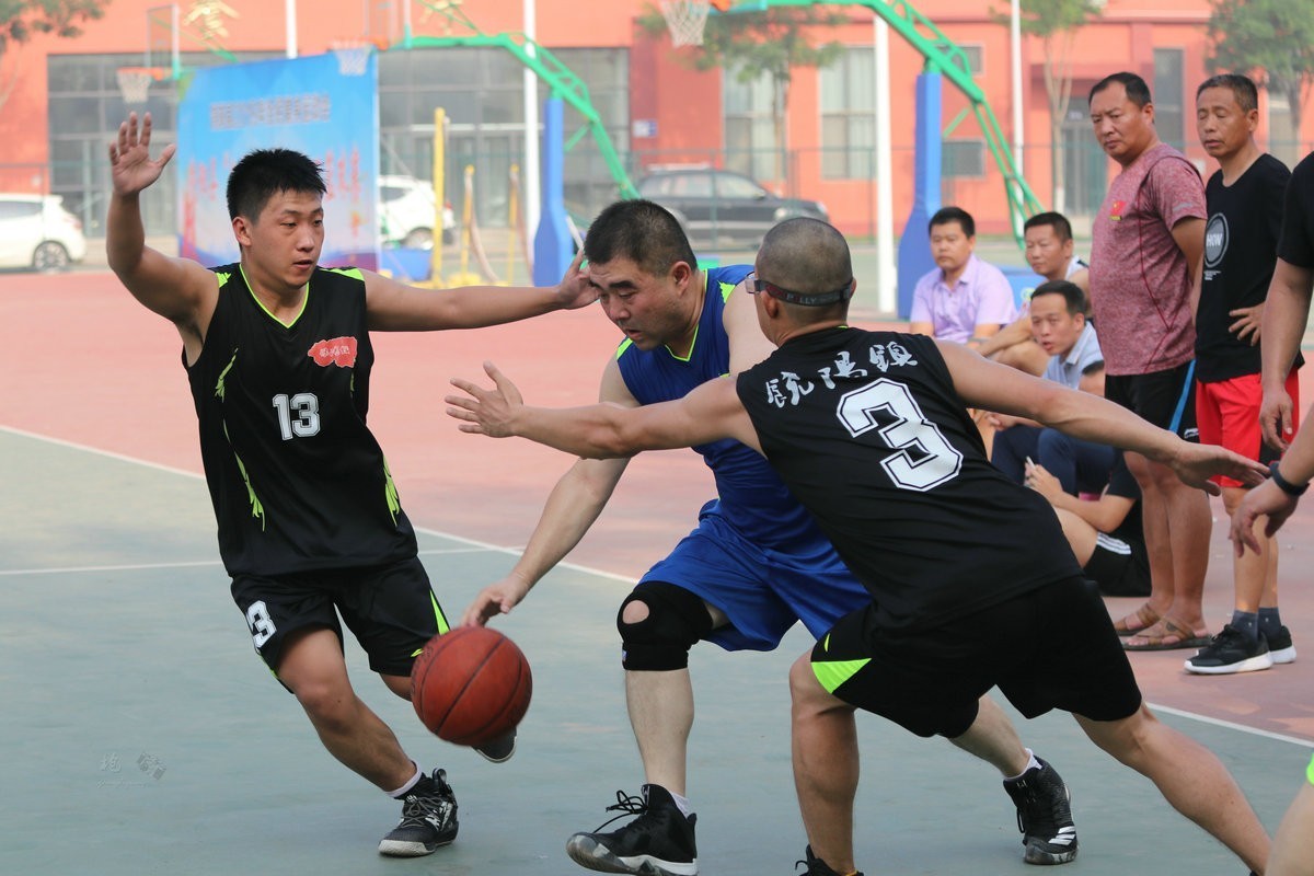 篮球比赛纪实